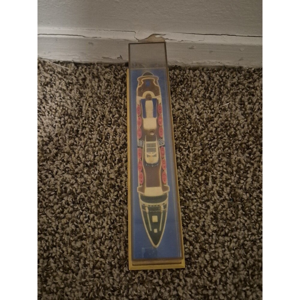 Vintage M/S Skyward Cruiseship Plastic Model Ship in Case 9" 1961-1991 - Picture 6 of 7
